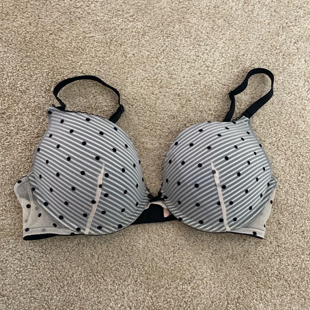 Victoria Secret 34D pushup bra